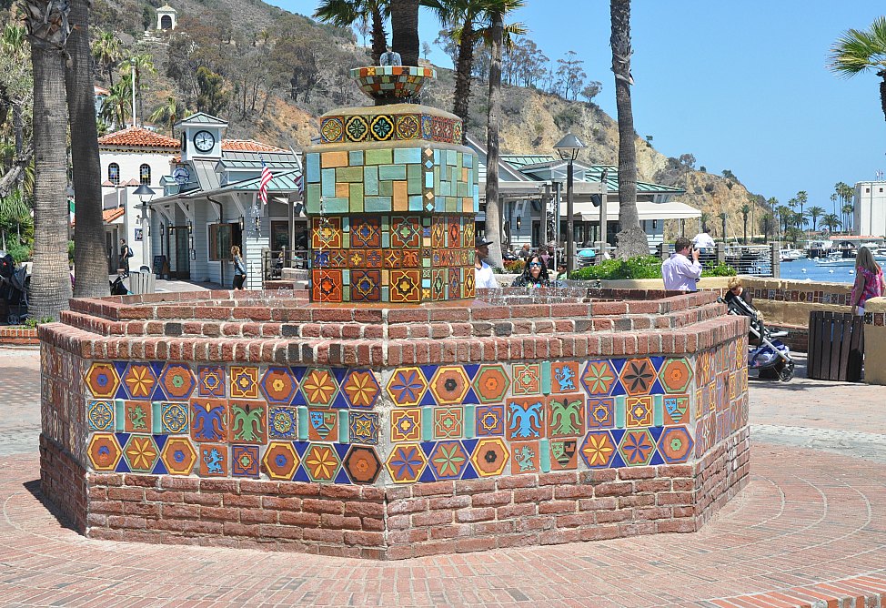 Central_Fountain_Catalina_Island