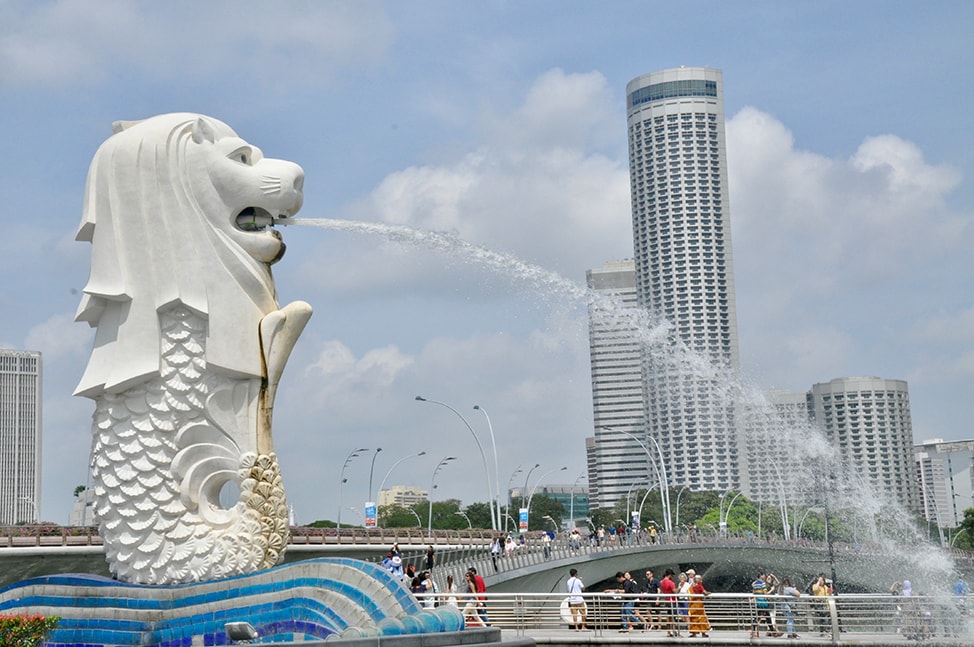 Singapore's iconic Merlion fountain